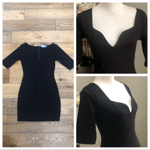 MINKPINK Dresses & Skirts - (Sold) MINKPINK Bodycon Sweetheart Neck Cocktail